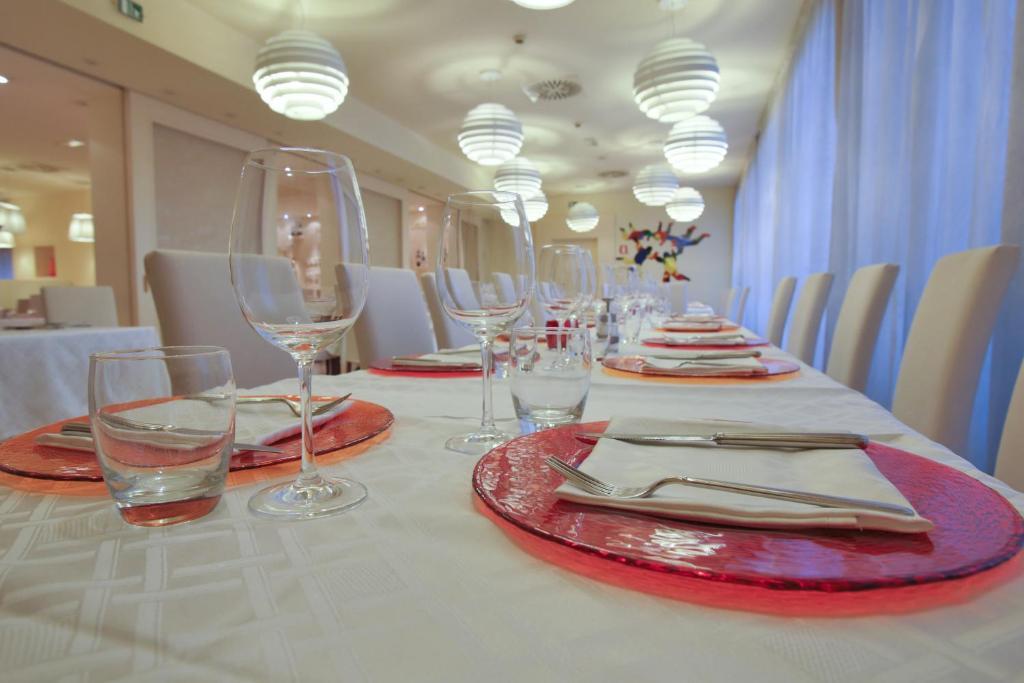 Hotel Touring Fiorano Modenese Exteriör bild